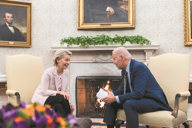 Από την κεφαλή της Κομισιόν
στην ηγεσία του ΝΑΤΟ;