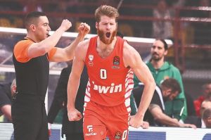 Ο Τόμας Γουόκαπ στα γαλανόλευκα!