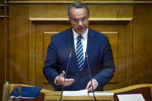 Σταϊκούρας: Η οικονομία έχει αποκτήσει αντισώματα αλλά δεν είμαστε στο απυρόβλητο