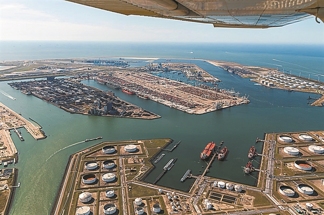 Σε ένα μήνα πρόσθεσε στόλο αξίας $400 εκατ.