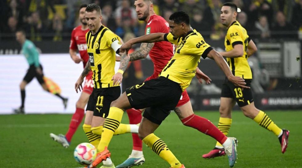 Στην κορυφή με εξάρα η Ντόρτμουντ (6-1) | tanea.gr Στην κορυφή με εξάρα η Ντόρτμουντ (6-1) | tanea.gr