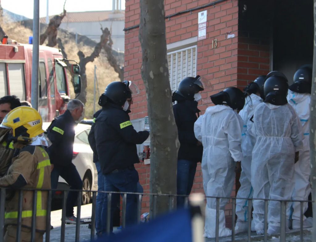 Τρεις νεκροί από πυρκαγιά σε πολυκατοικία