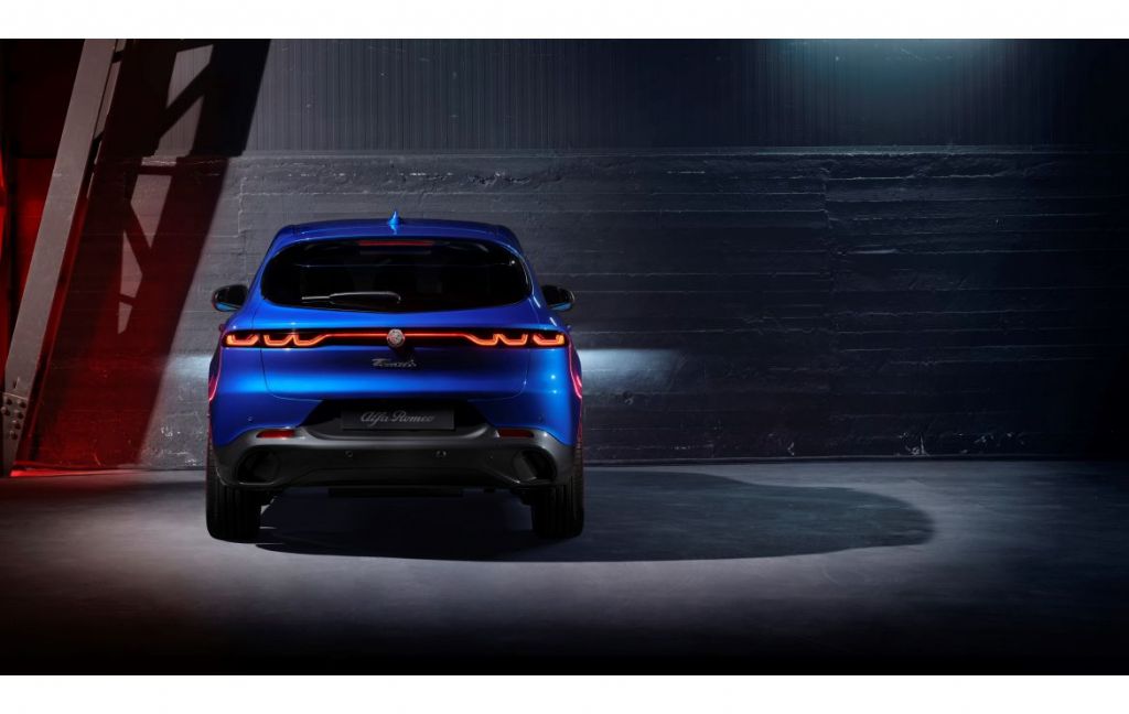 Alfa Romeo: Πατάνε γκάζι οι πωλήσεις, ο δρόμος προς τον εξηλεκτρισμό | tanea.gr Alfa Romeo: Πατάνε γκάζι οι πωλήσεις, ο δρόμος προς τον εξηλεκτρισμό | tanea.gr
