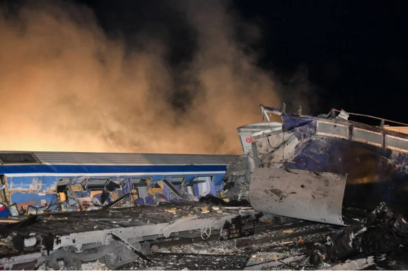 Τέμπη: Ανθρώπινο λάθος έφερε την τραγωδία – Τα ερωτήματα για τη σφοδρή σύγκρουση