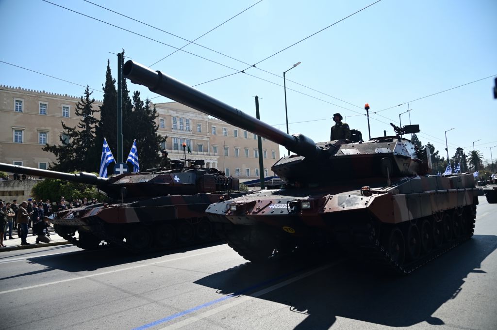 Τα υπερόπλα της Εθνικής Άμυνας που έκλεψαν τις εντυπώσεις στην στρατιωτική παρέλαση | tanea.gr