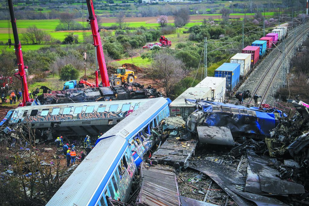 Η «κατάρα» των Τεμπών