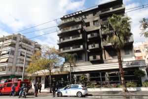 Πού επικεντρώνονται οι έρευνες για τον εμπρησμό στο εστιατόριο της Νέας Σμύρνης