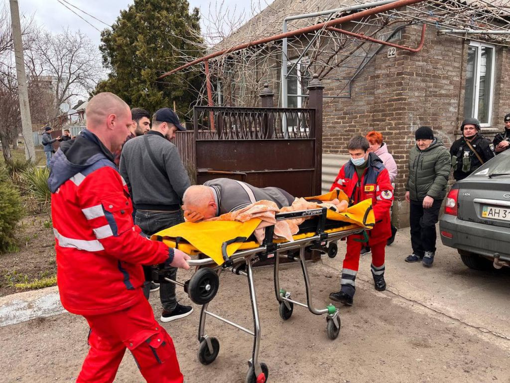 Δύο νεκροί και οκτώ τραυματίες από ρωσικό βομβαρδισμό στο Κραματόρσκ | tanea.gr
