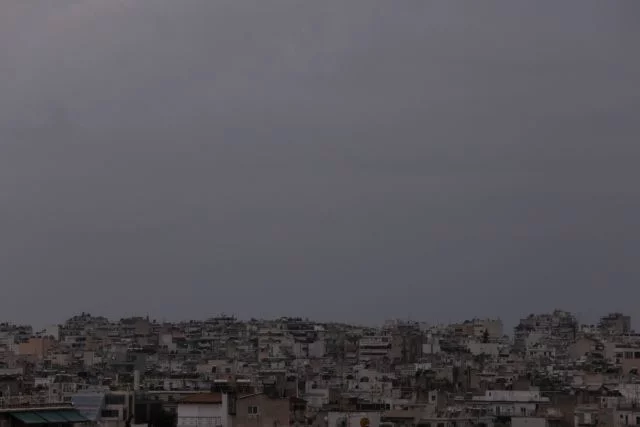 Καιρός: Τοπικές βροχές και αφρικανική σκόνη