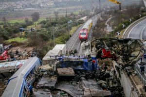 Τέμπη: «Δύο βραδιές στο σταθμαρχείο της Λάρισας είχε στηθεί γιορτή»