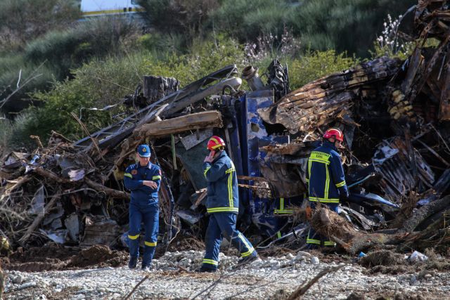 Τέμπη – Κούγιας: Οι συγγενείς των θυμάτων ρωτούν γιατί και πως θα ζήσουμε