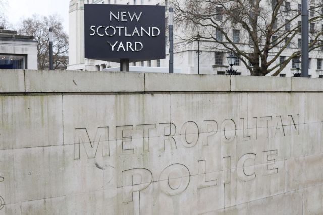 Βρετανία: «Θεσμικά ρατσιστική, σεξιστική και ομοφοβική» η αστυνομία του Λονδίνου | tanea.gr