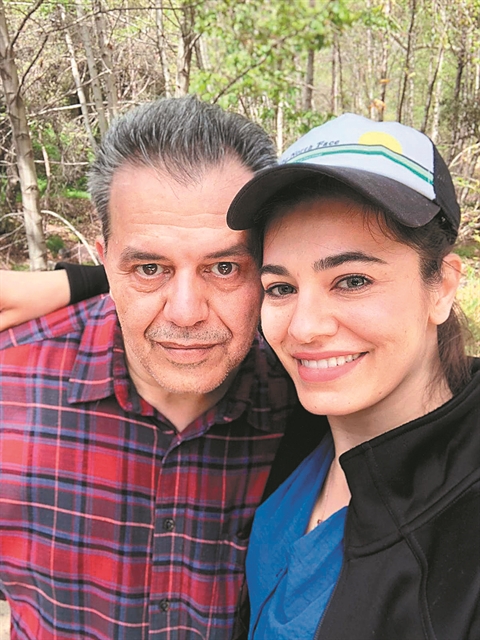 «Ο πατέρας μου απήχθη και κρατείται όμηρος της Τεχεράνης»