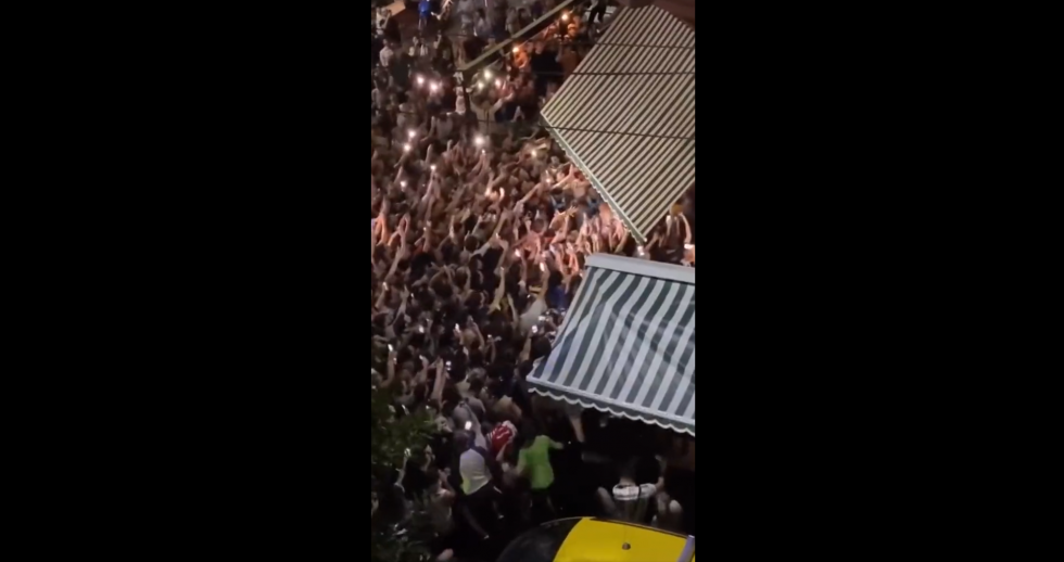 Απίστευτες σκηνές λατρείας για Μέσι στο Μπουένος Αιρες