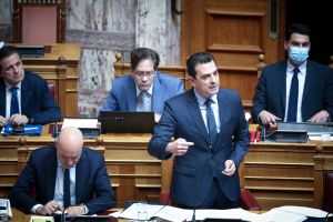 Έντονες αντιδράσεις στη Bουλή για το νομοσχέδιο για το νερό: «Δεν έχετε ιερό και όσιο»