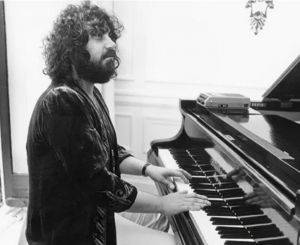 Βαγγέλης Παπαθανασίου: «Οι δρόμοι της φωτιάς» που έφεραν το χρυσό αγαλματίδιο