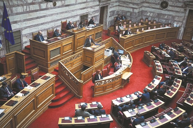 Συναίνεση στην ψηφοφορία, «πόλεμος» από το βήμα