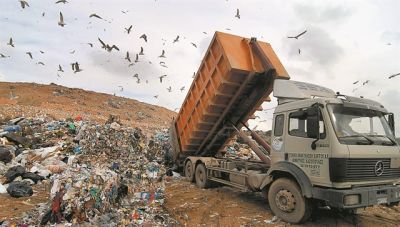 Διαχείριση απορριμμάτων με τον… αραμπά στην Ηπειρο