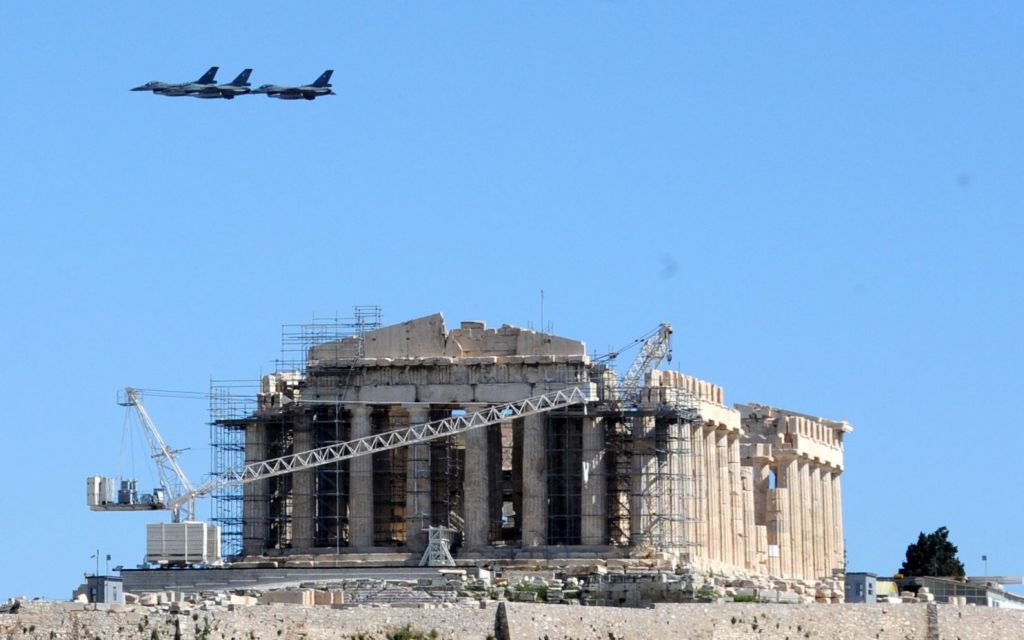Παρέλαση: Πτήσεις πολεμικών αεροσκαφών στον Αττικό ουρανό σήμερα | tanea.gr