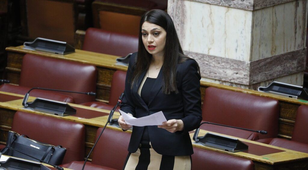 Καταγγελία από τη βουλευτή Μαρία Απατζίδη – Της έστειλε τα γεννητικά του όργανα | tanea.gr