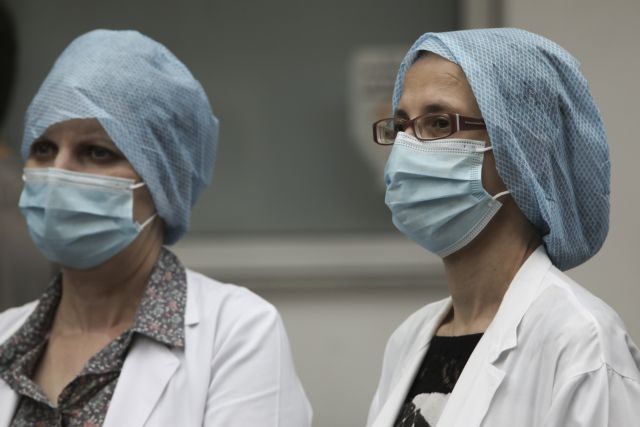 Κοροναϊός: 70 νεκροί την τελευταία εβδομάδα, ένας από γρίπη - Αυξήθηκαν οι διασωληνωμένοι | tanea.gr