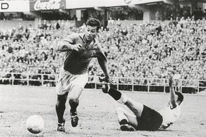 Χρυσώνει το ποδόσφαιρο το χάπι μιας κοινωνίας που καταρρέει;