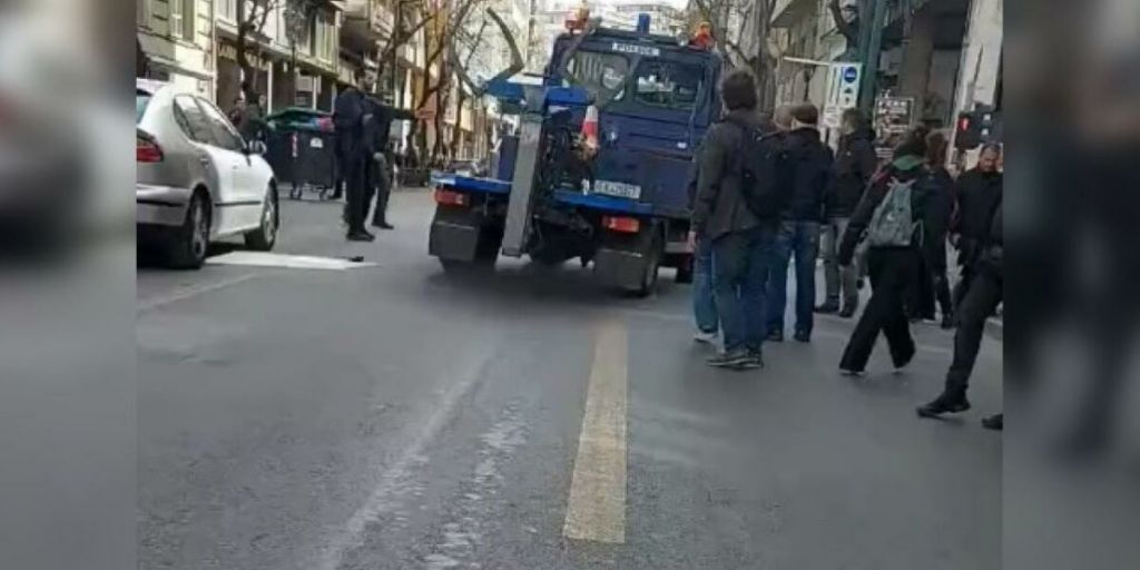 Σπίρτζης: Βέλη κατά κυβέρνησης και Θεοδωρικάκου «για την απρόκλητη βία της ΕΛ.ΑΣ»