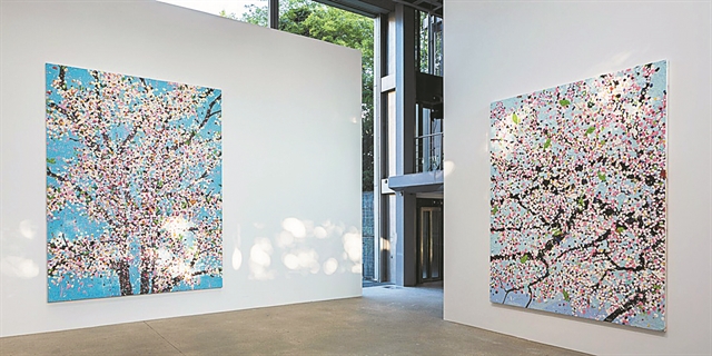 Λευκά, ροζ και διάσημες υπογραφές