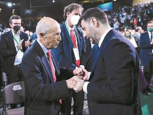 Η επανεμφάνιση Σημίτη και το «χρήσιμο ΠΑΣΟΚ»