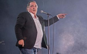 Ο Βασίλης Καρράς «αφήνει» τις πίστες και… πιάνει την πολιτική