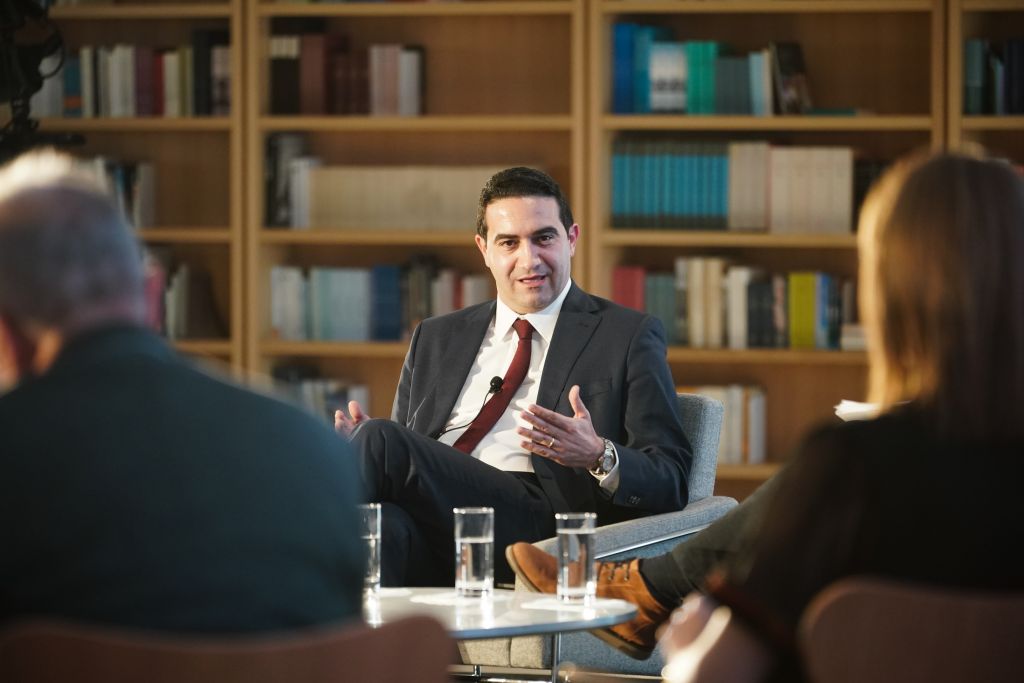 «Κίτρινη» κάρτα στον Λοβέρδο από τον Κατρίνη