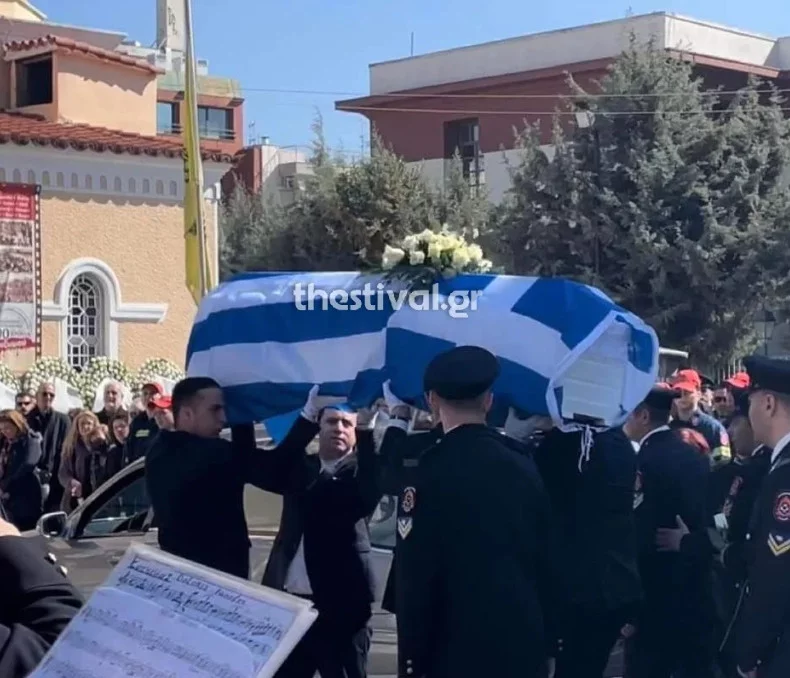 Οδύνη στην κηδεία του Νικήτα και της Καλλιόπης στην Καλαμαριά