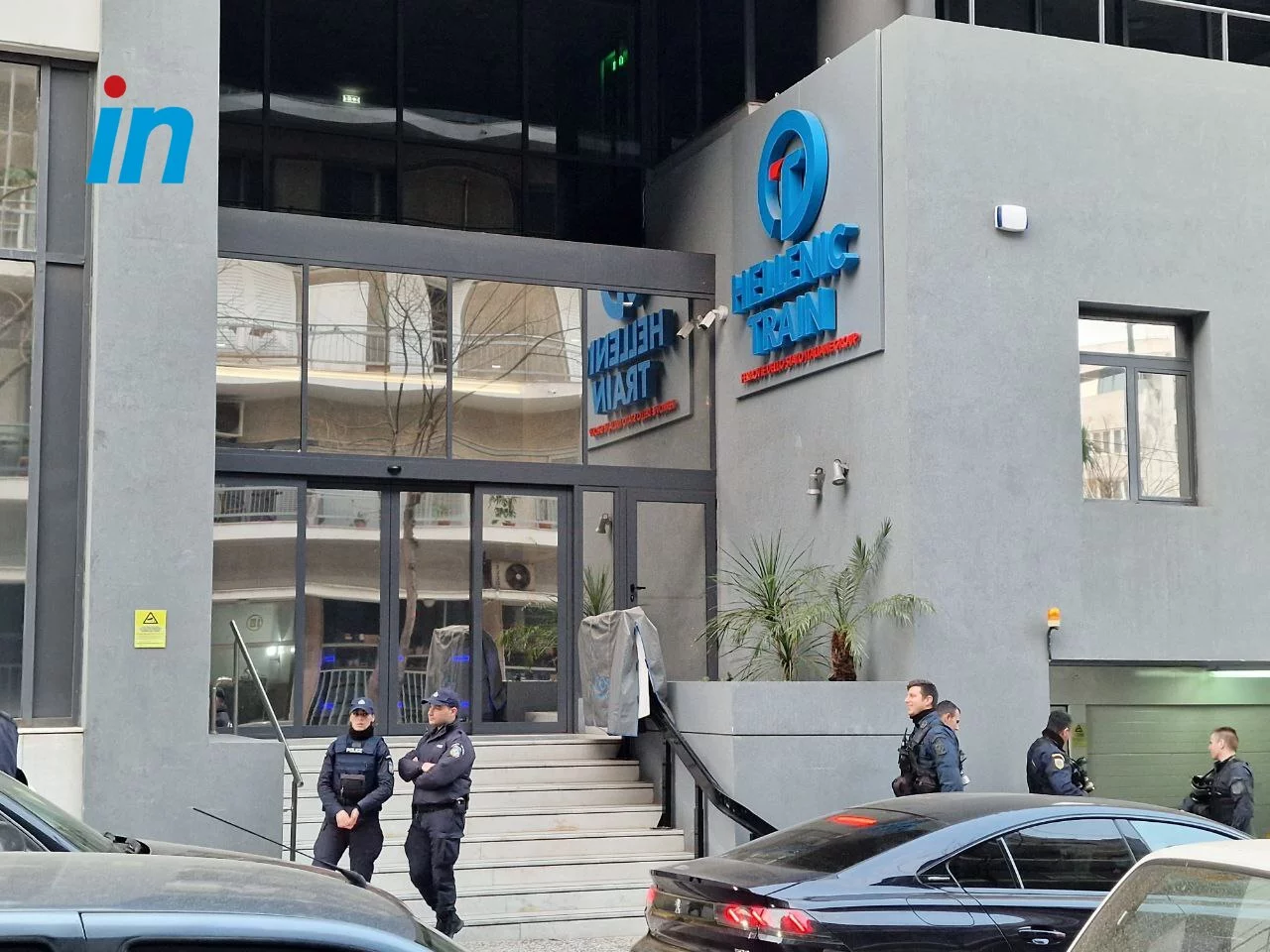 Συγκέντρωση έξω από τα γραφεία της Hellenic Train