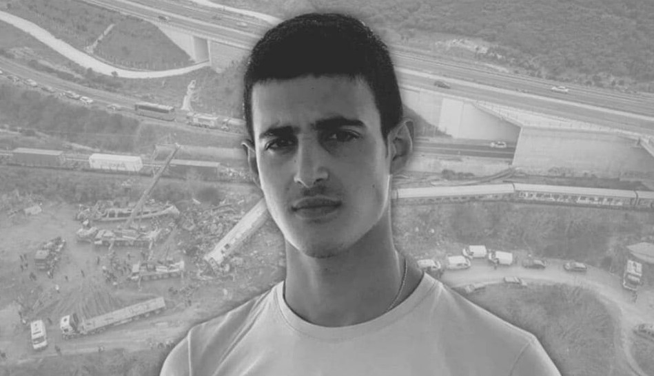 Τέμπη: Ράγισαν καρδιές με τον επικήδειο του ιερέα πατέρα του 23χρονου Κυπριανού Παπαϊωάννου