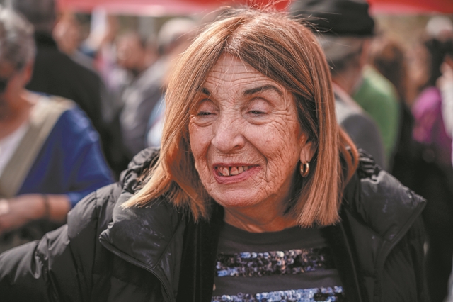 Στρέφει και το άλλο μάγουλο