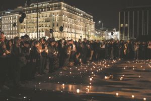 Πένθος, ευθύνες και οργή για τα Τέμπη