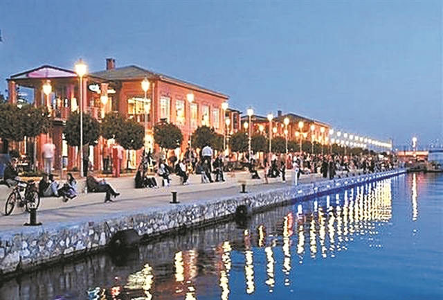 Με τη βοήθεια των πανιών