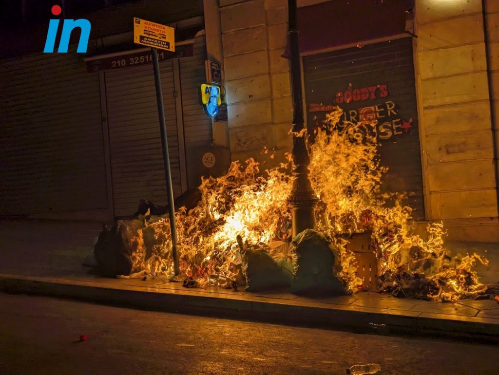 Σύνταγμα: Εκτεταμένα επεισόδια στη διαμαρτυρία για τα Τέμπη