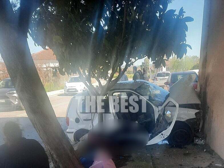 Σοβαρό τροχαίο στην Ηλεία – Αυτοκίνητο καρφώθηκε σε τοίχο σπιτιού | tanea.gr