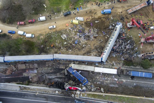 Τέμπη: Ο Guardian θυμάται σιδηροδρομικές τραγωδίες στην Ευρώπη