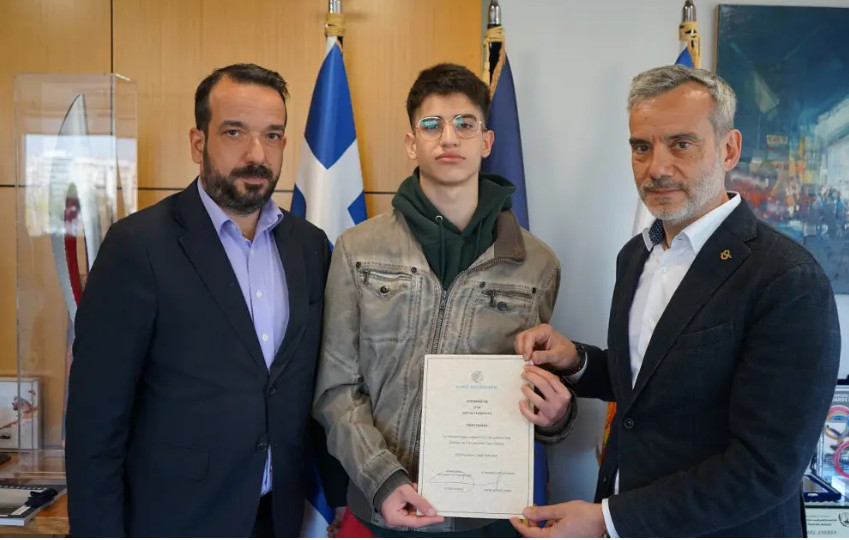 Βραβεύτηκε ο 18χρονος Άγγελος που έσωσε δεκάδες ζωές στα Τέμπη | tanea.gr