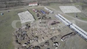 Νέες σοκαριστικές εικόνες από τα συντρίμμια των δύο τρένων