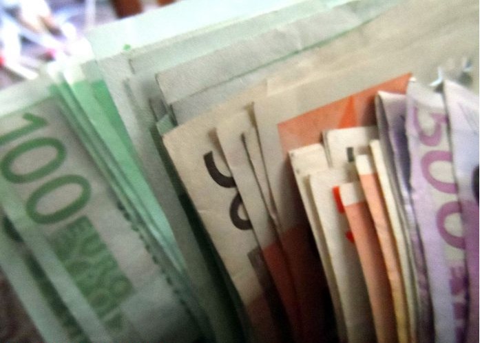 Αξιωματικός της Αεροπορίας βρήκε 700 ευρώ στον δρόμο και τα παρέδωσε στον ιδιοκτήτη τους