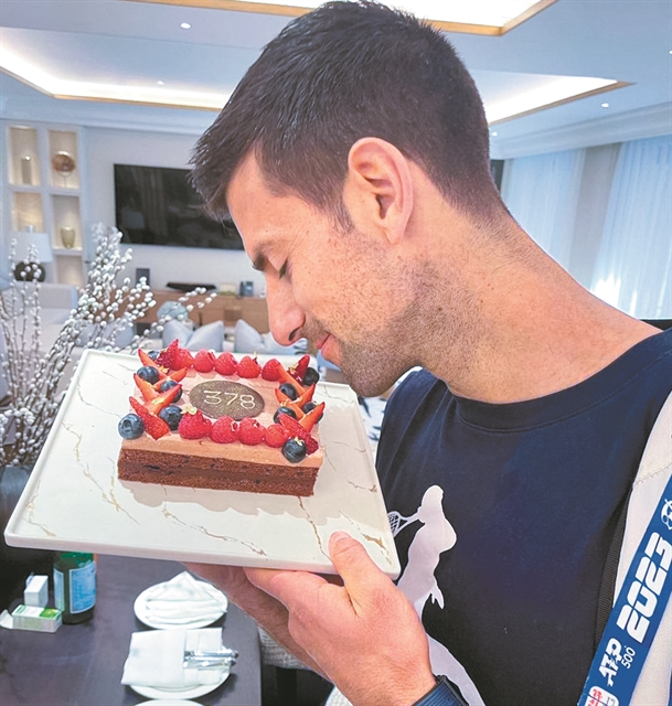 Η τούρτα του Τζόκοβιτς με το «378»