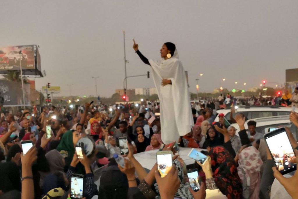 Σουδάν: Τι συμβαίνει στη χώρα της Αφρικής – Η επανάσταση, τα πραξικοπήματα και οι ανταγωνισμοί των μακελάρηδων στρατηγών