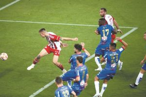 Με το πόδι στο γκάζι πριν από την τελευταία στροφή