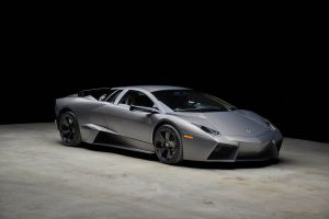 Lamborghini με 735 χλμ στο κοντέρ βγαίνει στο σφυρί