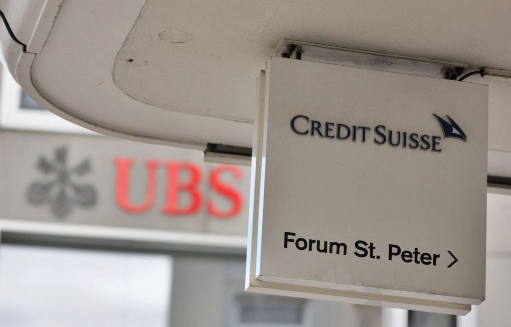 UBS – Credit Suisse: Σε κίνδυνο το 20-30% των θέσεων εργασίας