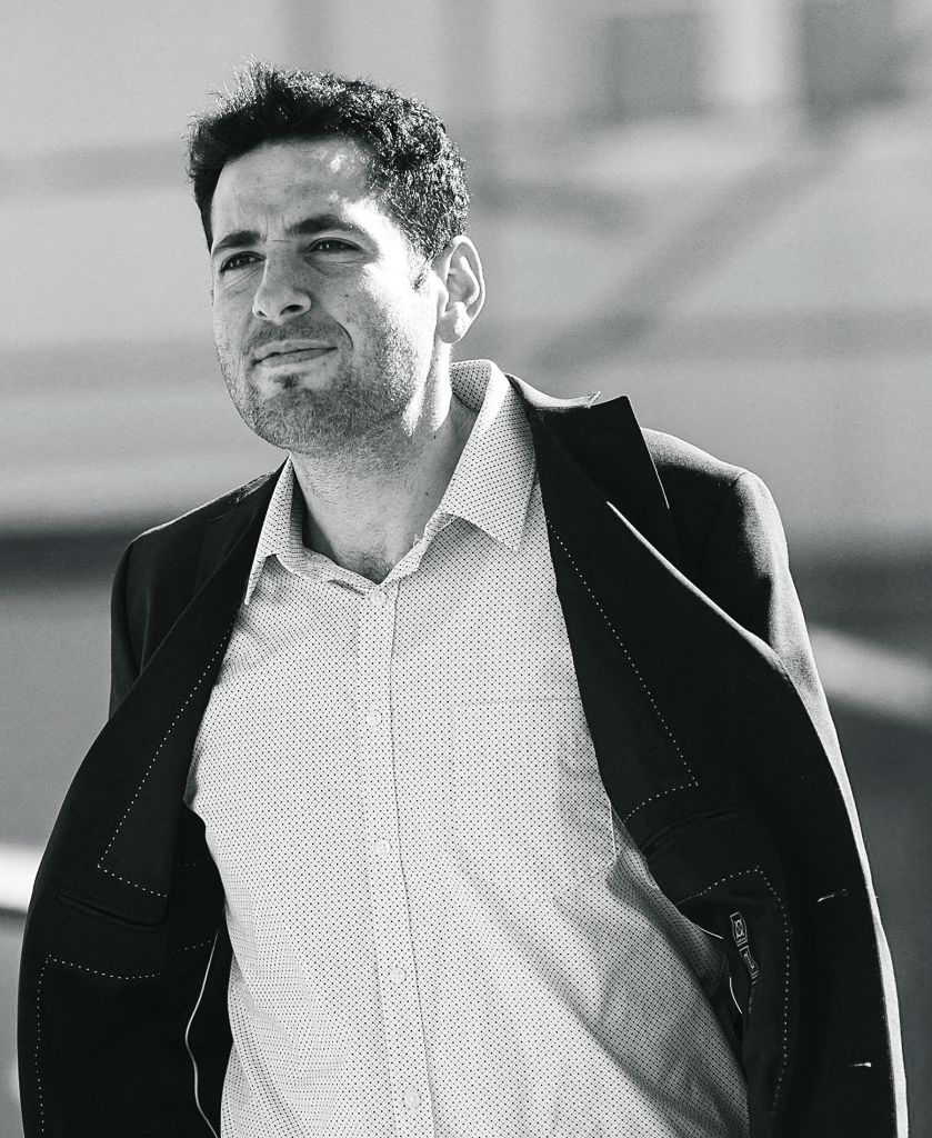 Από πρόσφυγας, δήμαρχος