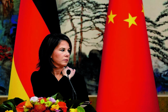 «Οχι, η Κίνα δεν είναι μια δημοκρατία»